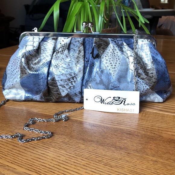 Wild Rose Purse - Picture 2 of 7